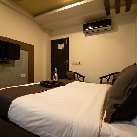 Hotel Super Collection O Golden Avenue à Thiruvananthapuram Extérieur photo